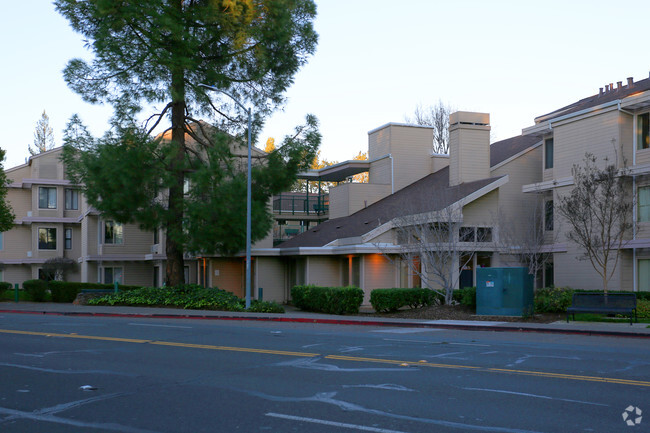 Building Photo - Napa Creek Manor