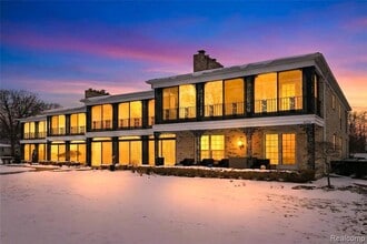 Building Photo - 24356 E River Rd