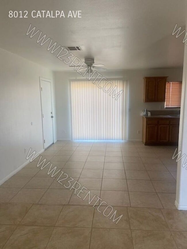 Building Photo - 8012 Catalpa Ave
