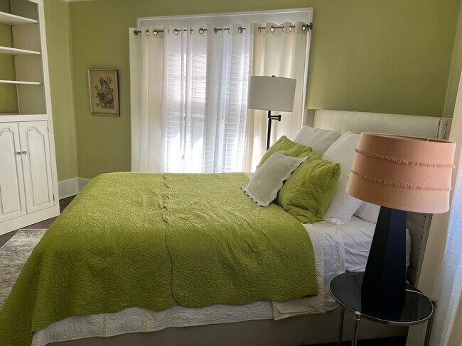 Foto del edificio - 161 Edgewood Rd