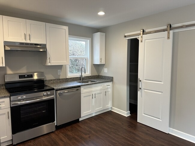 Foto del edificio - NEW CONSTRIUCTION - New to Market!