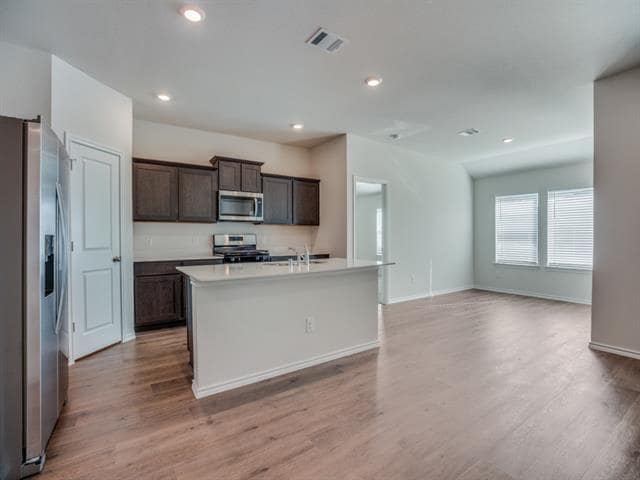 Foto del edificio - 1328 Briar Hl Dr