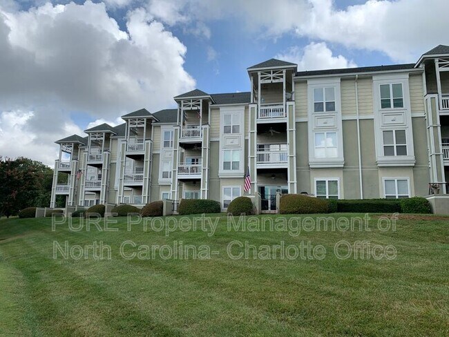 Foto del edificio - 18816 Nautical Dr