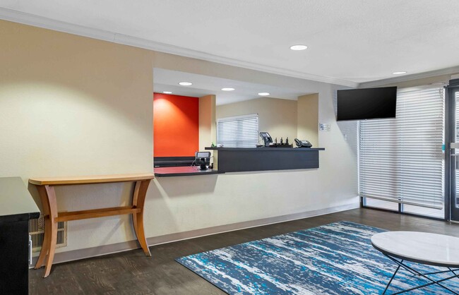 Lobby and Guest Check-in - Furnished Studio - Corpus Christi