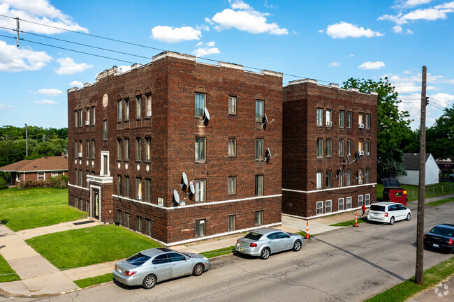 26-Unidad Apartment Complex - Whittington Apartments