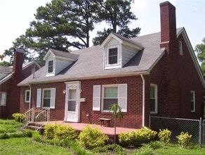 Building Photo - 203 Sherman Dr