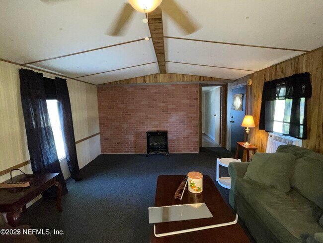 Foto del edificio - 205 Lakeview Ct