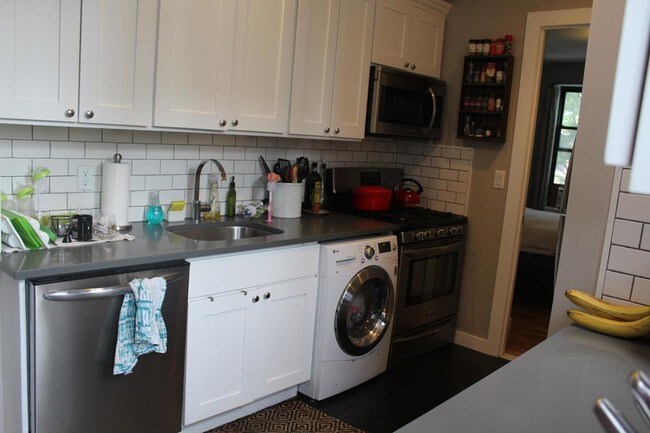 Building Photo - 531 Bergen Street
