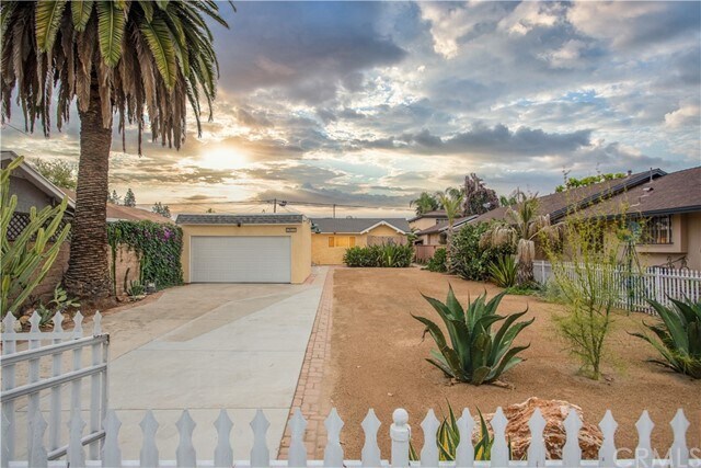 Foto principal - 8039 2nd St