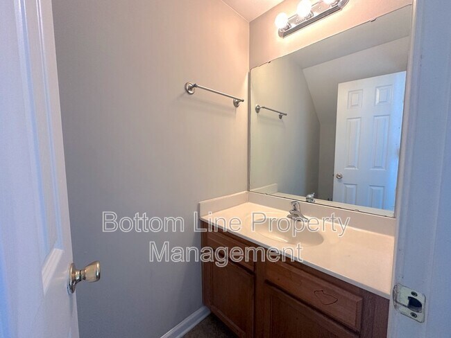 Foto del edificio - 424 Winding Canyon Dr