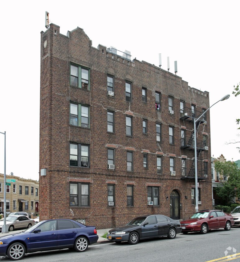 Primary Photo - 262-264 Dahill Rd