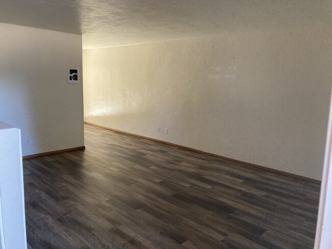 Foto del edificio - 24894 Hunter Ave