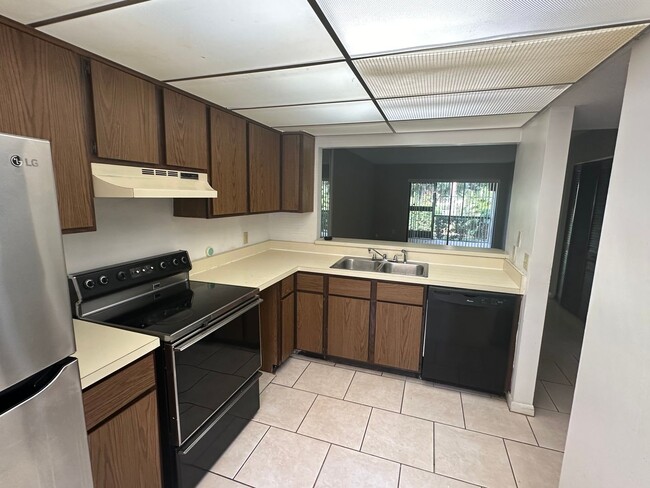 Building Photo - GREAT 2/2 Ground Floor Condo In Cranes Roo...