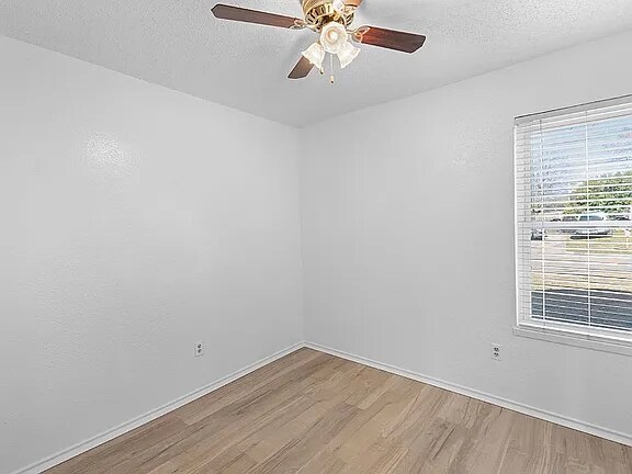 Foto del edificio - 204 Pebblebrook St