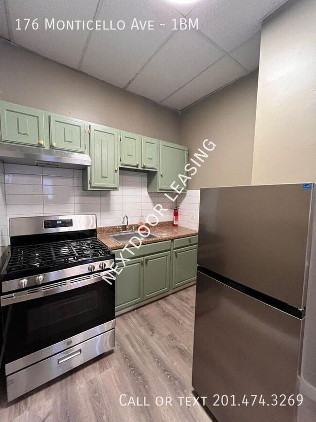 Building Photo - 176 Monticello Ave