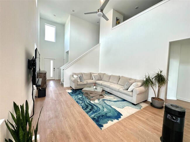 Building Photo - 8005 Linda Michelle Ln