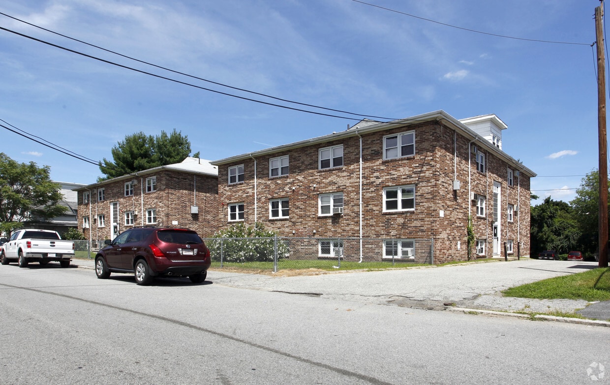 Primary Photo - 323 Howard St