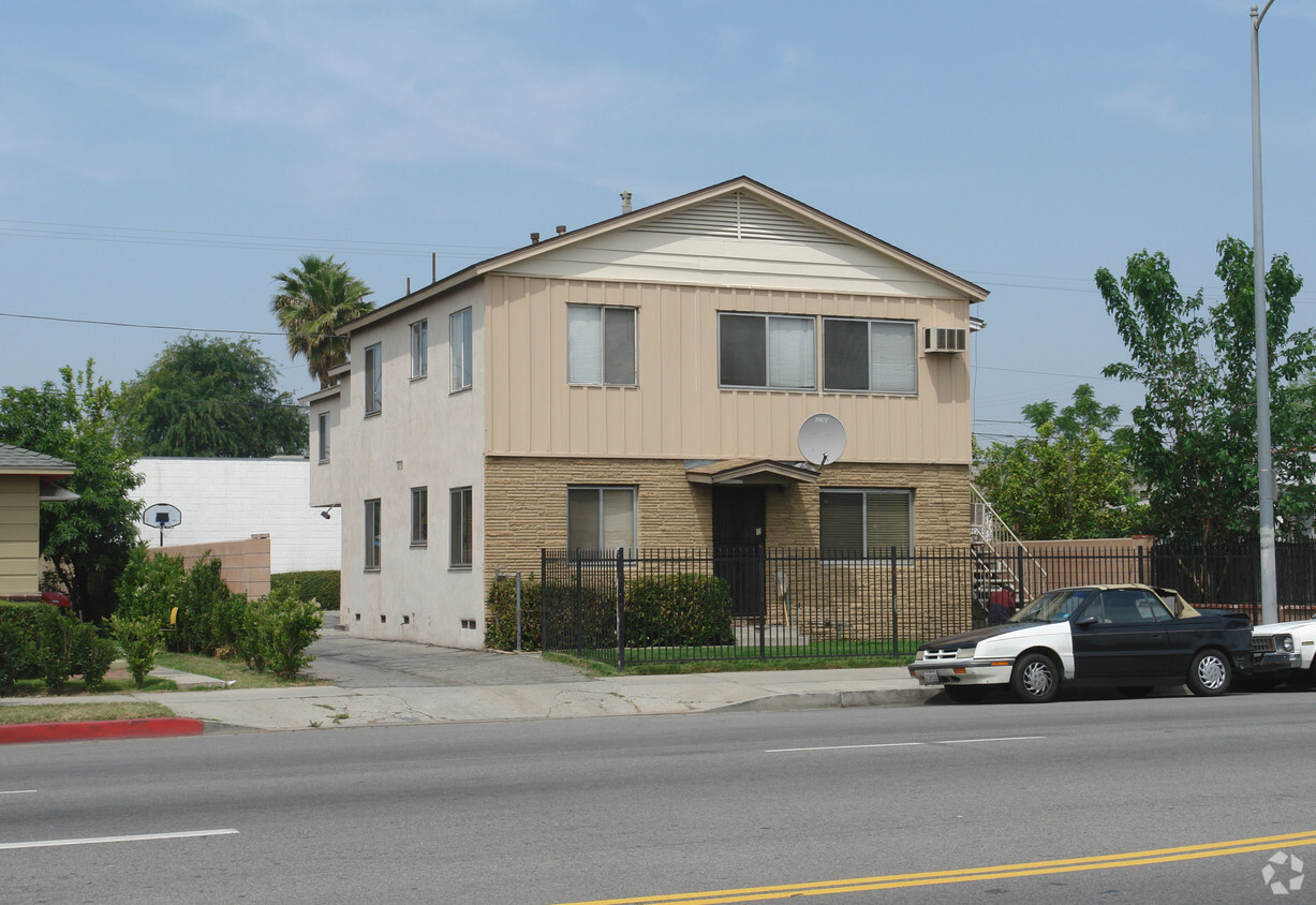 Primary Photo - 7309 Woodley Ave
