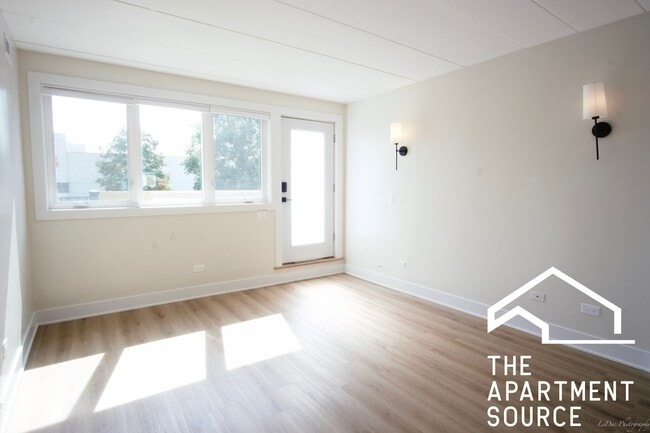 Building Photo - 260 Lake St