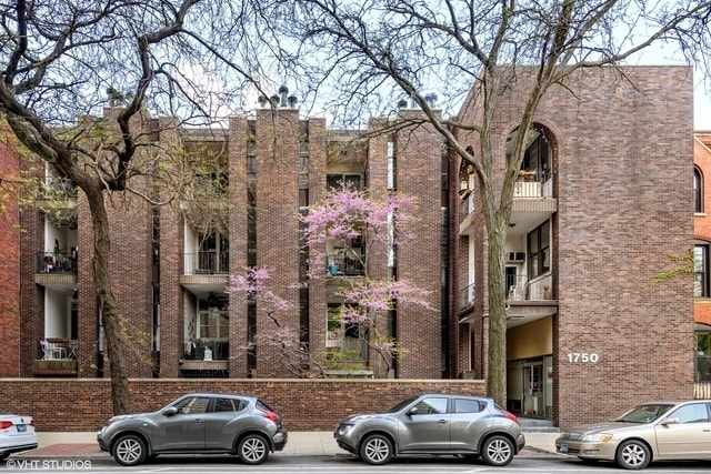 Building Photo - 1750 N Wells St