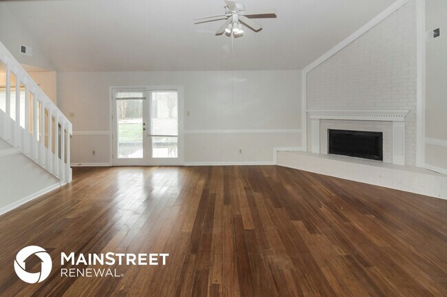 Foto del edificio - 8925 Walnut Forest Cove