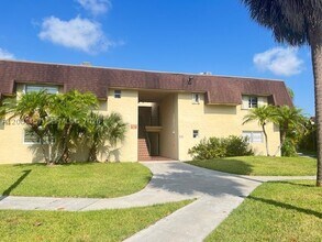 Building Photo - 13710 SW 90th Ave