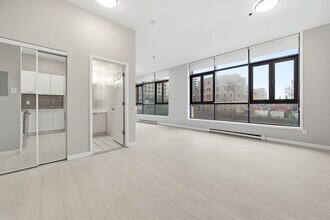 Living space #110 - Tour Sherbrooke