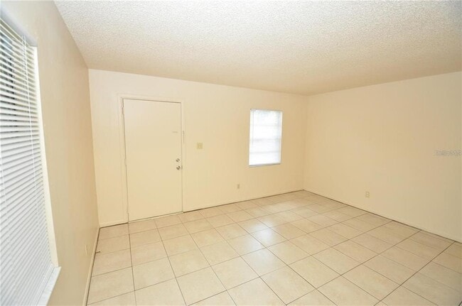 Building Photo - 1428 E Fern Rd