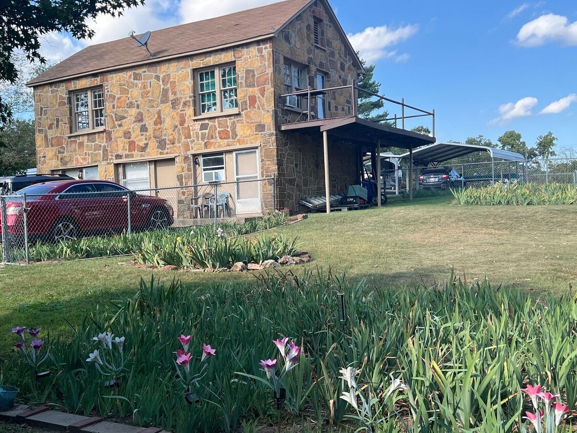 charming Stone home : 1-bedroom, 1-bathroom (All utilities included) - charming  Stone home : 1-bedroom, 1-bathroom (All utilities included)