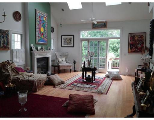 Foto del edificio - 1208 Matthew Woods Dr