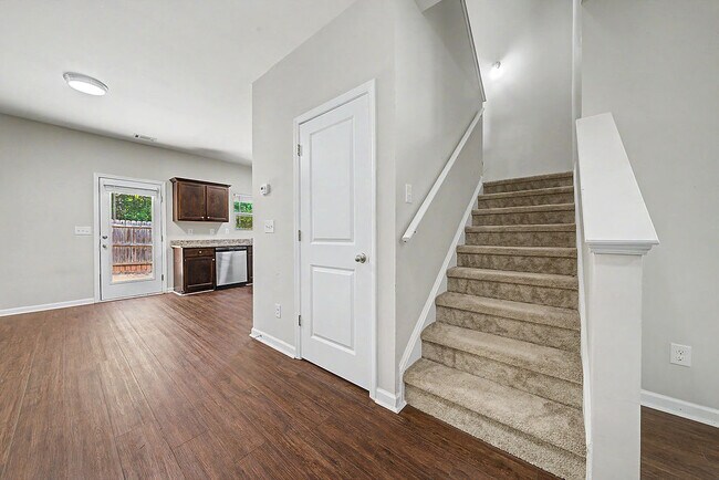 Building Photo - 310 St Lucas Ct