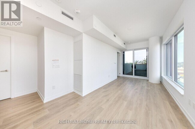 Photo du bâtiment - 1100 Sheppard Ave W
