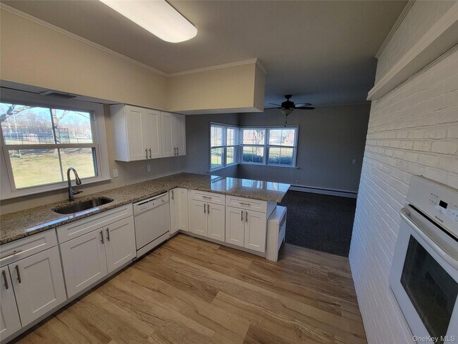 Foto del edificio - 475 Route 25a Unit UNIT B