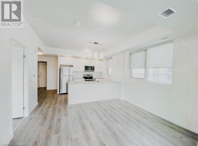 Building Photo - 108 Garment St