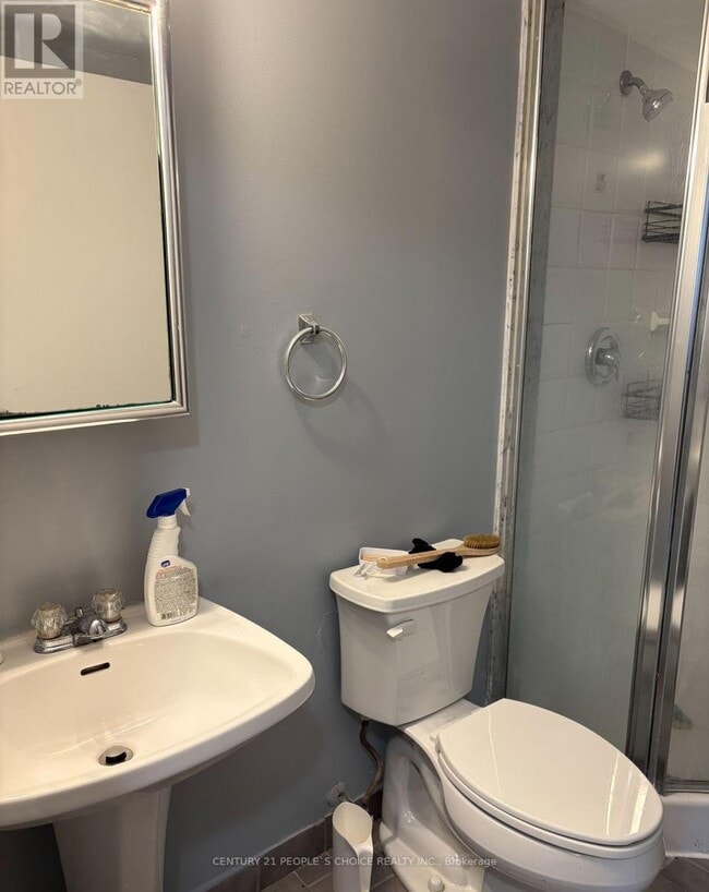 Photo du bâtiment - 61 Markbrook Ln