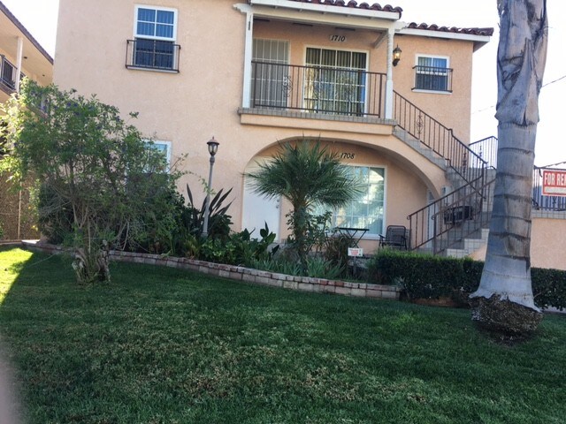 Frente del edificio - 1710 E Chevy Chase Dr