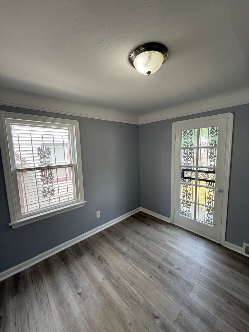 10317 Avon Ave Cleveland, OH 44105 – photo 4