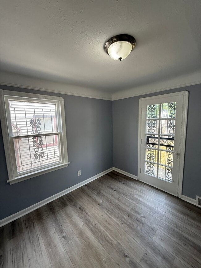 Foto del edificio - SECTION 8 AND EDEN ACCEPTED! Newly Renovat...