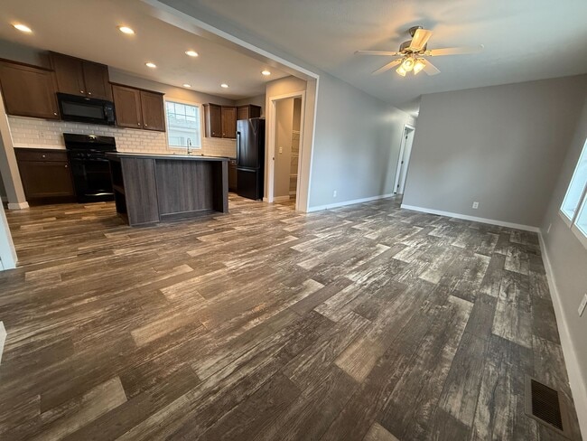 Building Photo - 12390 St James Ct