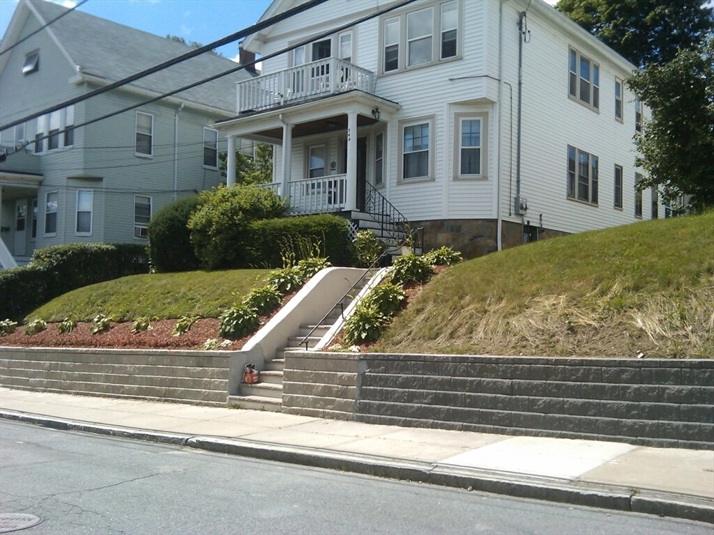 Foto principal - 344 Cornell St