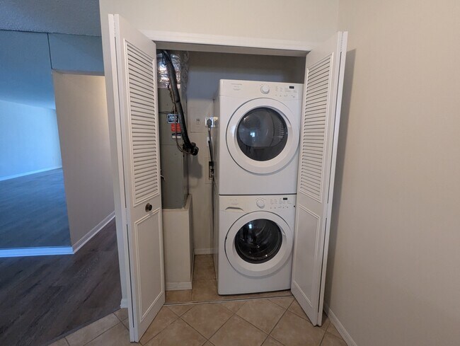 Photo - 1613 Southwood St Townhome