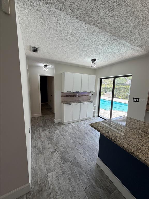 Foto del edificio - 3221 Oakwood Pl