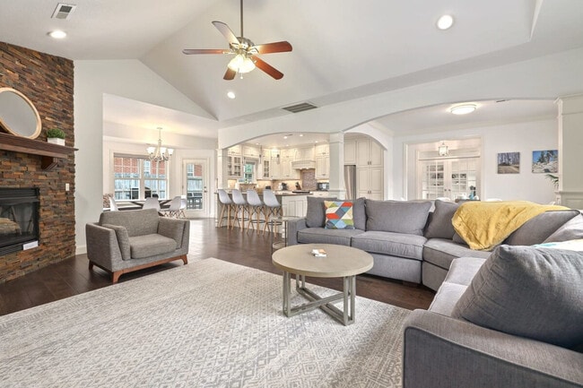 Building Photo - 2505 NW 6th St