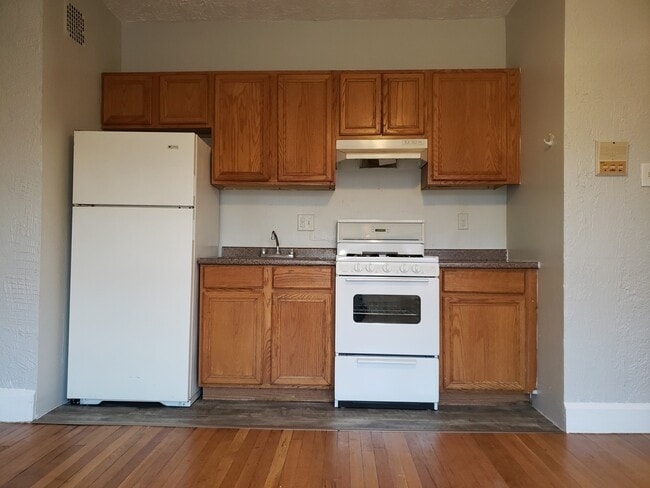 Building Photo - 4608 N Spaulding Ave