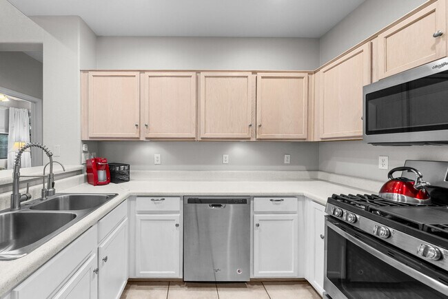 Building Photo - 3422 E University Dr