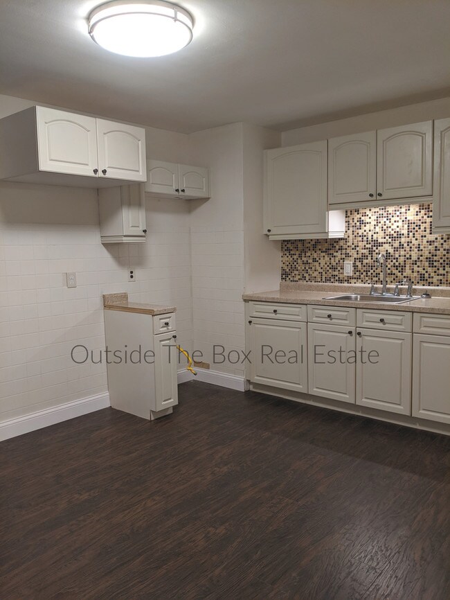 Building Photo - Three Bedroom Ranch in Trotwood!