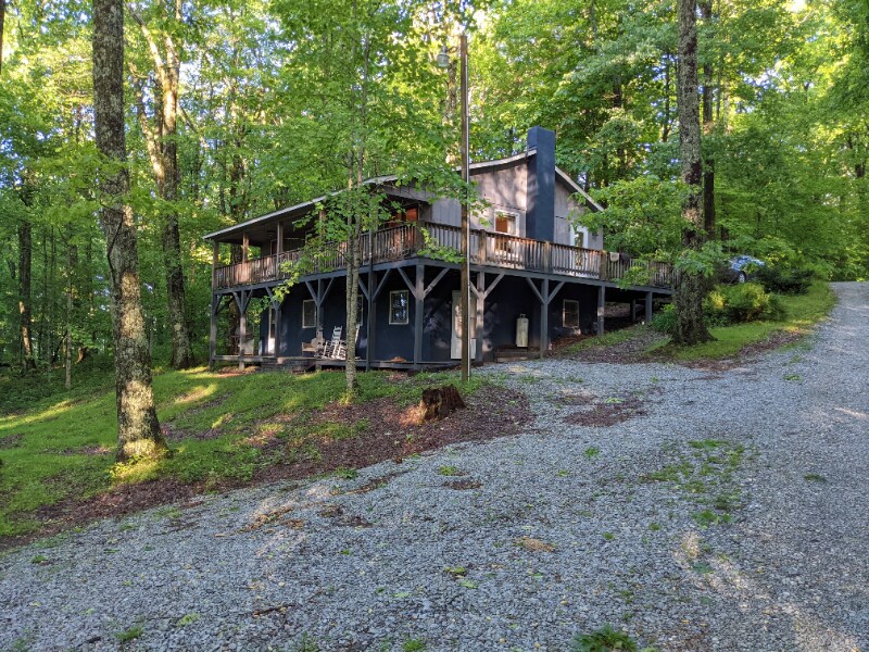 361 Chestnut Knob Trl Unit B, Blowing Rock, NC 28605 Room for Rent in