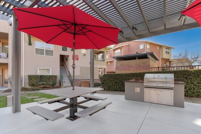 Foto del edificio - The Lexington Apartments