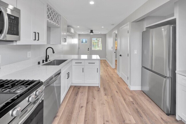 Building Photo - 4549 Terrace Dr