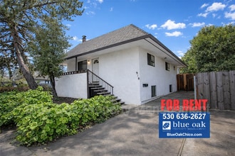 Building Photo - 918 Orient St